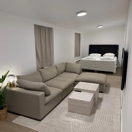 Aurum Living - Near Airport شقة